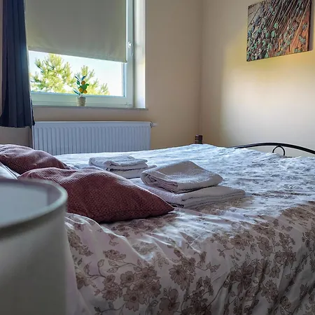 Sylvia Self Check-in Netflix Apartment *