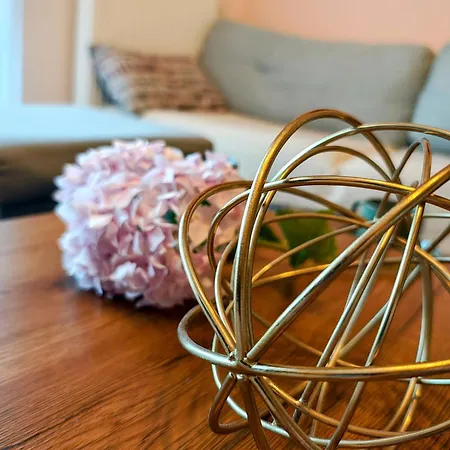 Sylvia Self Check-in Netflix Апартаменты *